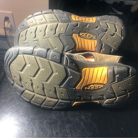 Keen Men’s Olive Yellow Slip On Water Shoes Waterproof Sport Sandals Size 10 - Picture 15 of 15